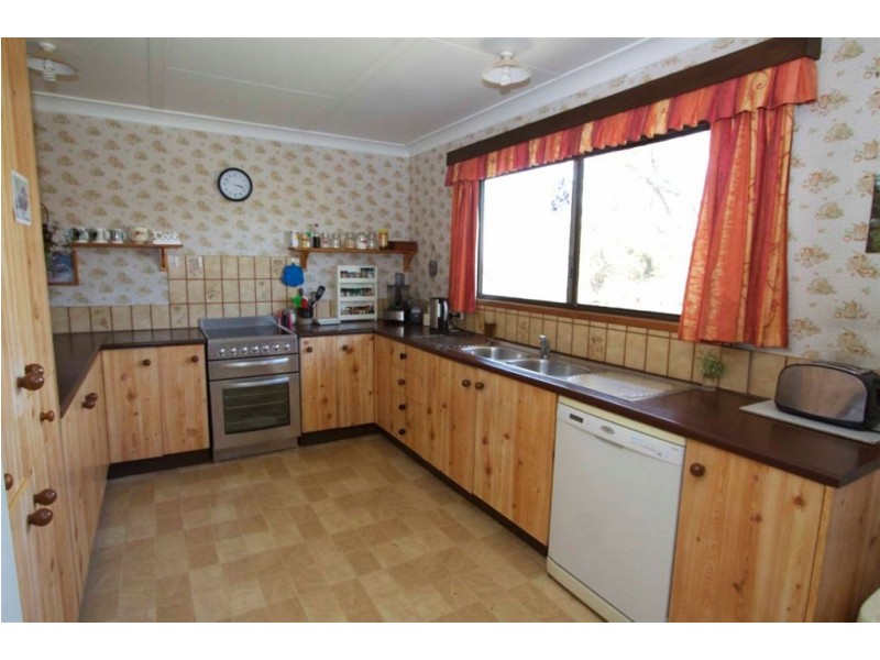 109 Annette Road, Lowood QLD 4311