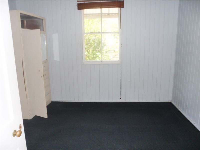 12 Walters Street, Lowood QLD 4311