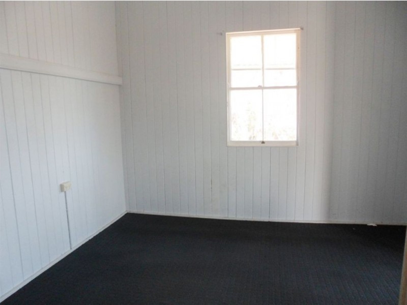 12 Walters Street, Lowood QLD 4311