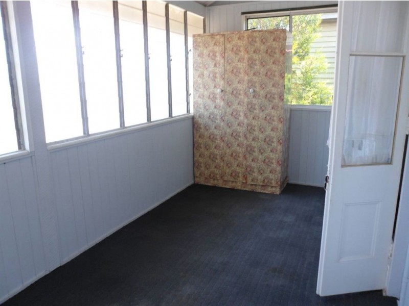 12 Walters Street, Lowood QLD 4311