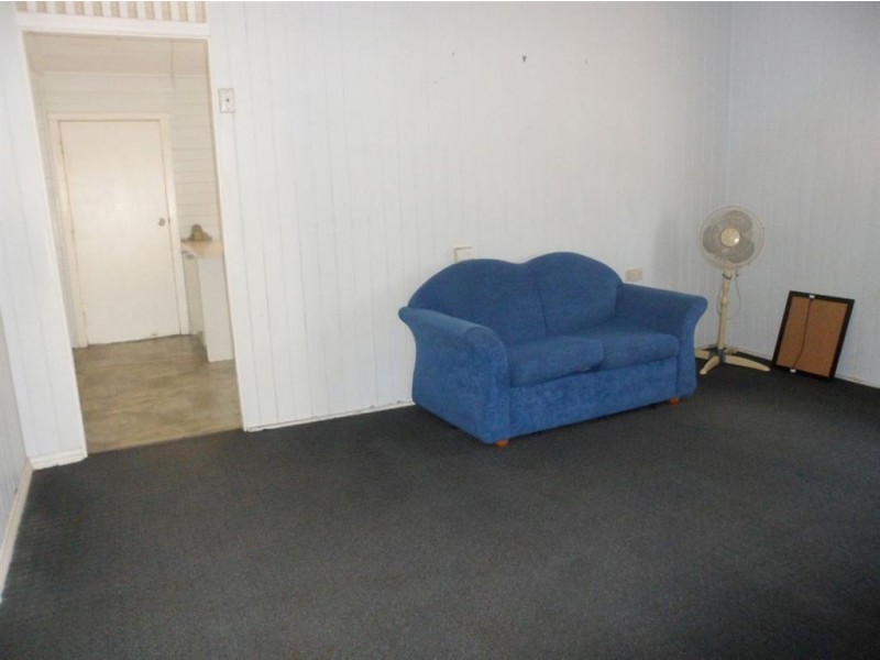 12 Walters Street, Lowood QLD 4311