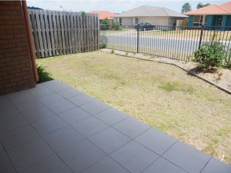 2/8 Spoonbill Court, Lowood QLD 4311