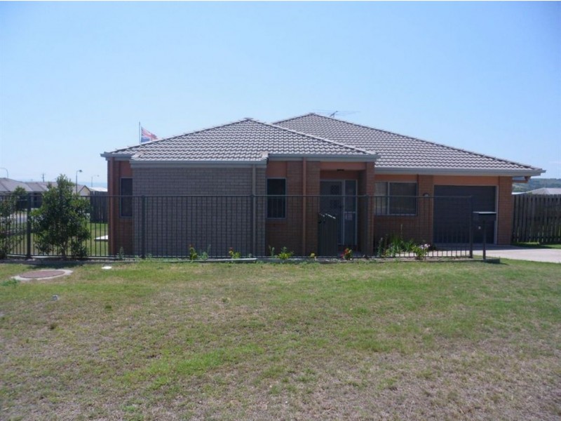 2/9 Harrier Place, Lowood QLD 4311