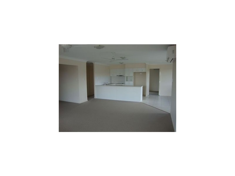 2/9 Harrier Place, Lowood QLD 4311