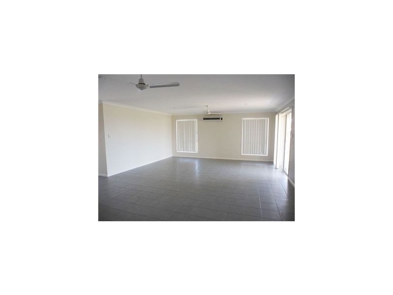 3 Lewis Court, Lowood QLD 4311