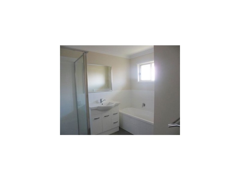 3 Lewis Court, Lowood QLD 4311