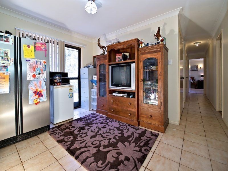 75 Farrell Road, Pine Mountain QLD 4306