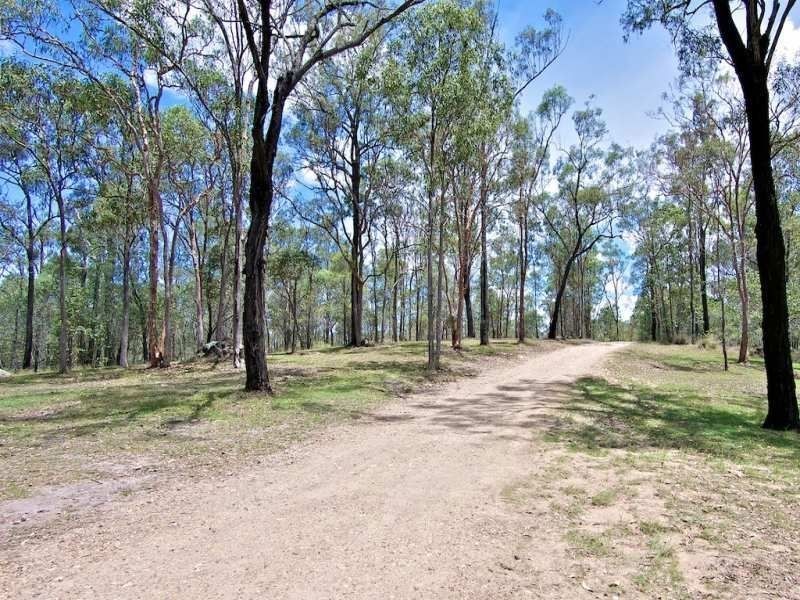75 Farrell Road, Pine Mountain QLD 4306