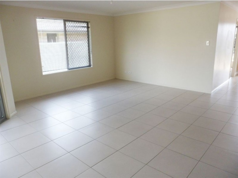 54 Bray Street, Lowood QLD 4311