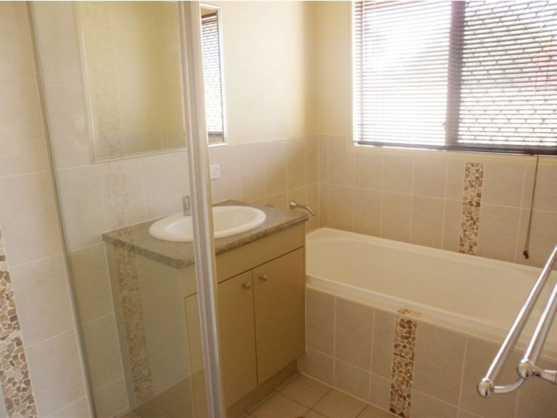 54 Bray Street, Lowood QLD 4311