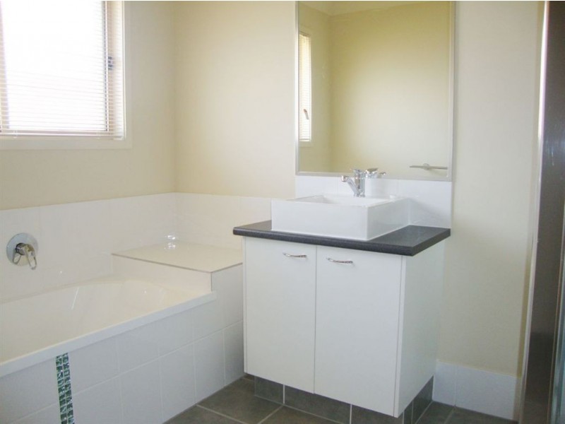 28 Honeywood Drive, Fernvale QLD 4306