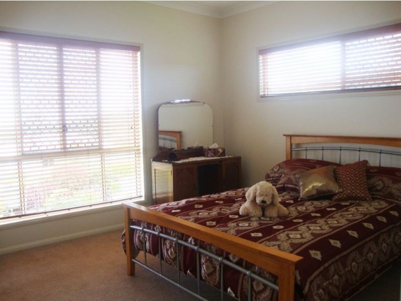 10 Hooper Drive, Plainland QLD 4341