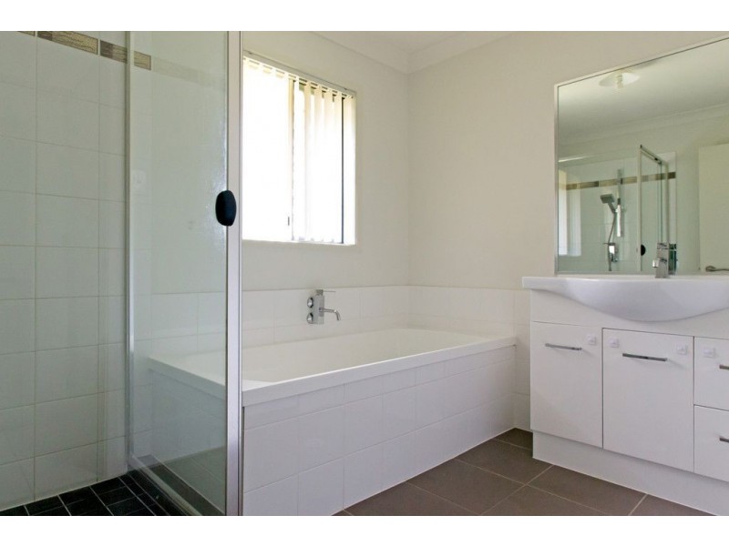 5 Truscot Court, Fernvale QLD 4306