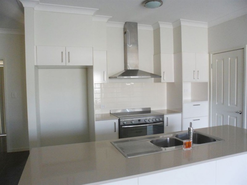 7 Goldenwood Crescent, Fernvale QLD 4306