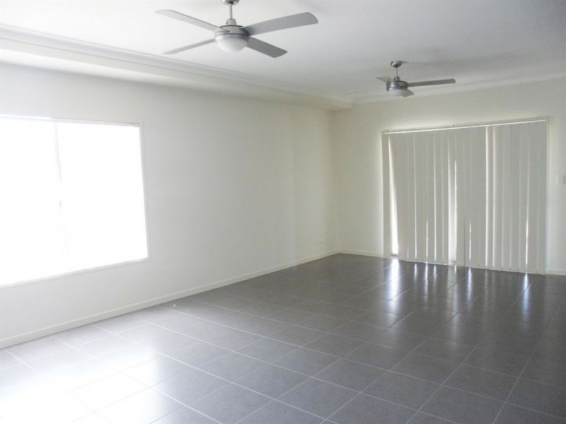 7 Goldenwood Crescent, Fernvale QLD 4306