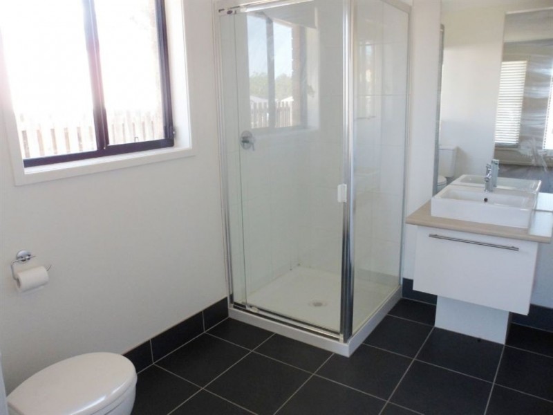 10 Parkwood Street, Fernvale QLD 4306