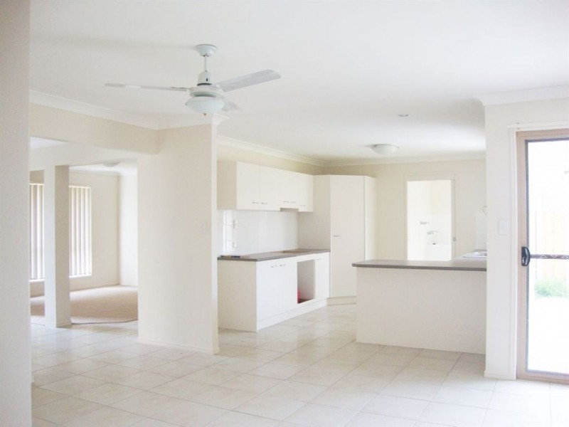 1 Willowood Place, Fernvale QLD 4306