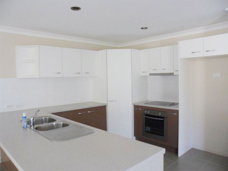 21 Parkwood Street, Fernvale QLD 4306
