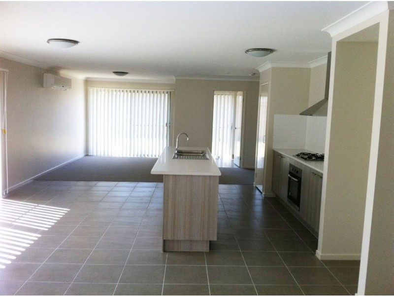 18 Sandpiper Drive, Lowood QLD 4311