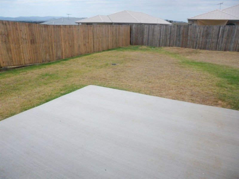 27 Tawney Street, Lowood QLD 4311