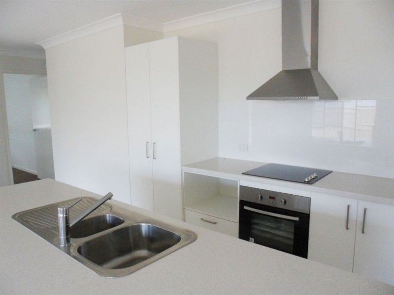 34 Tawney Street, Lowood QLD 4311