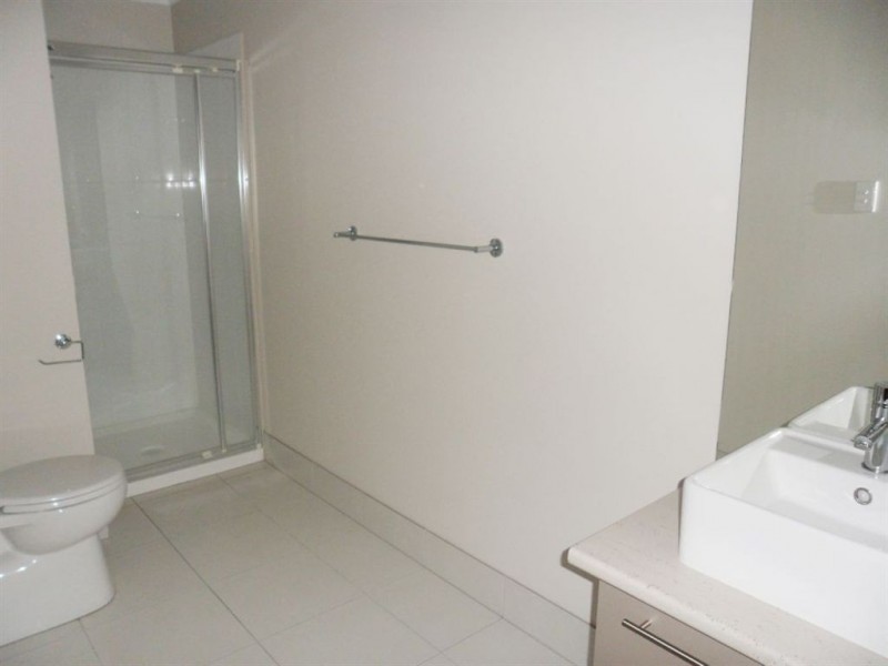 11 Harrier Place, Lowood QLD 4311