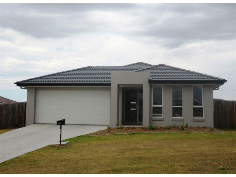 43 Peregrine Street, Lowood QLD 4311