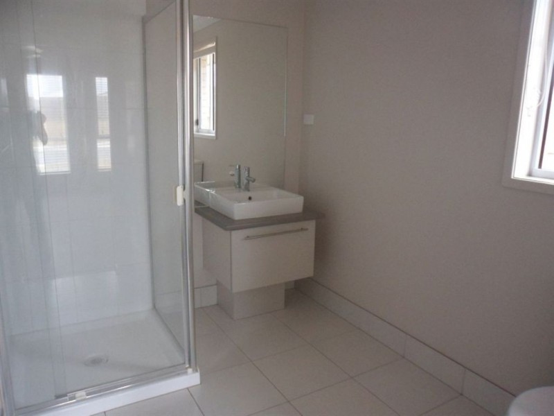 43 Peregrine Street, Lowood QLD 4311