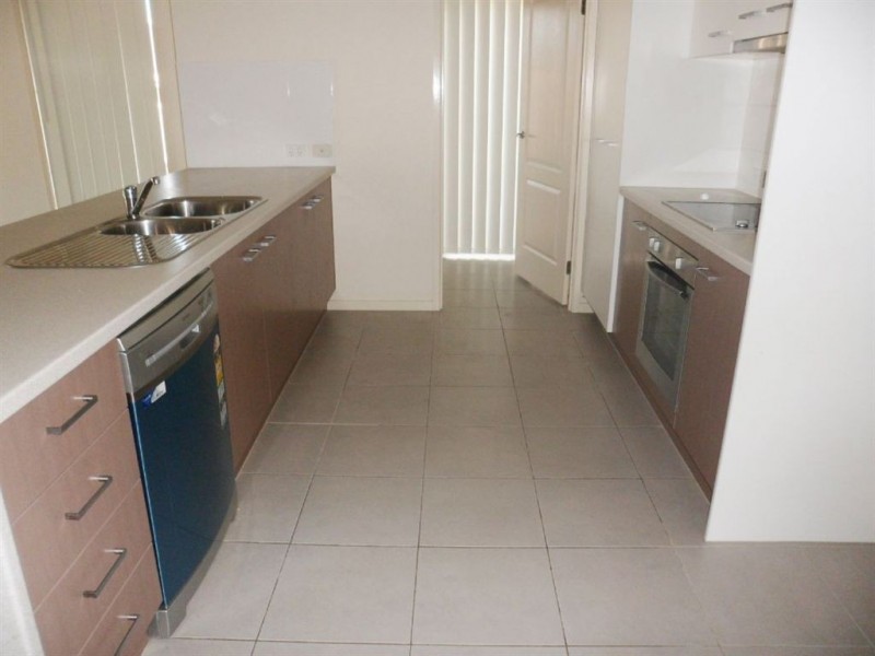 106 Honeywood Drive, Fernvale QLD 4306