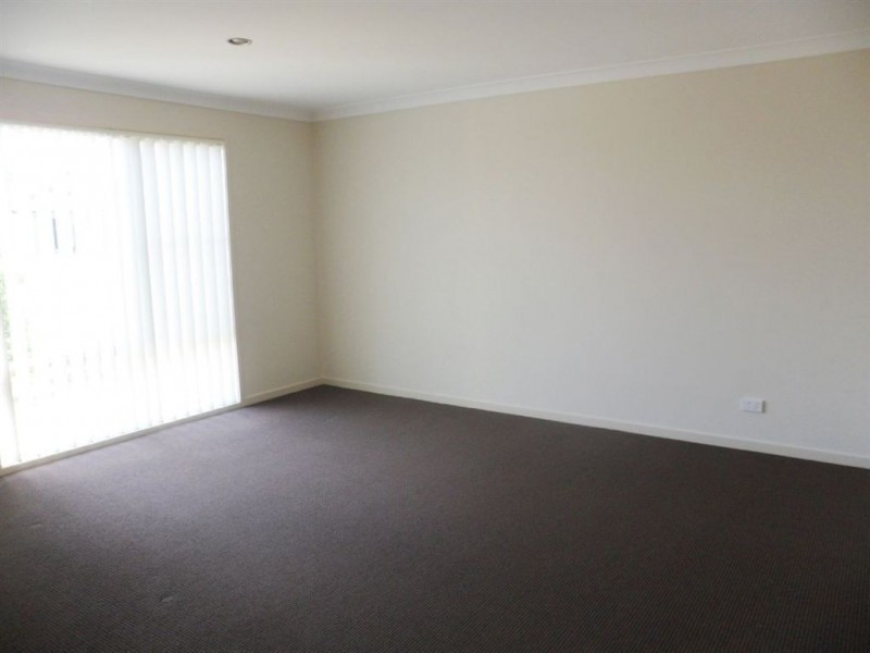 106 Honeywood Drive, Fernvale QLD 4306