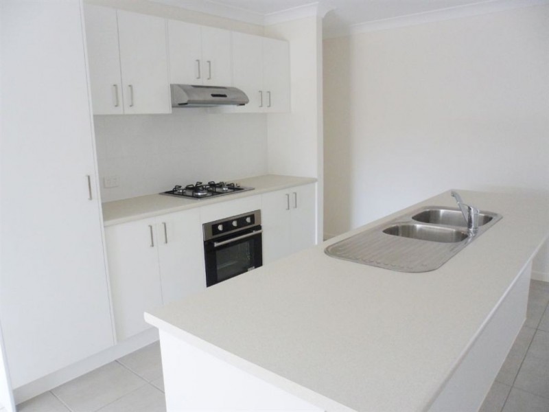 25 Lawson Crescent, Laidley QLD 4341