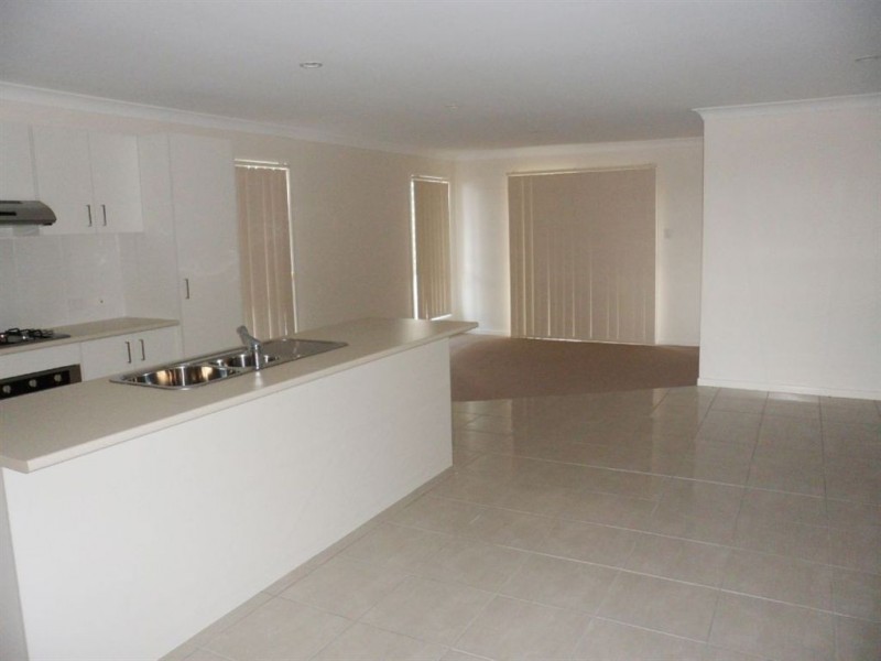 31 Lawson Crescent, Laidley QLD 4341