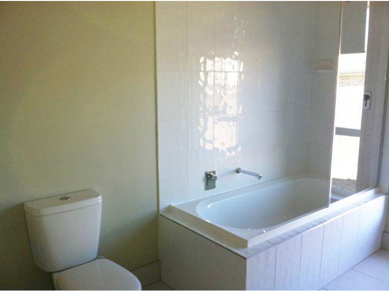 7 Harrier Place, Lowood QLD 4311