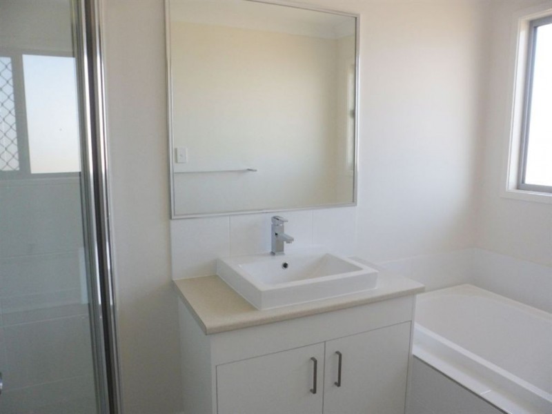 25 Lawson Cr, Laidley QLD 4341