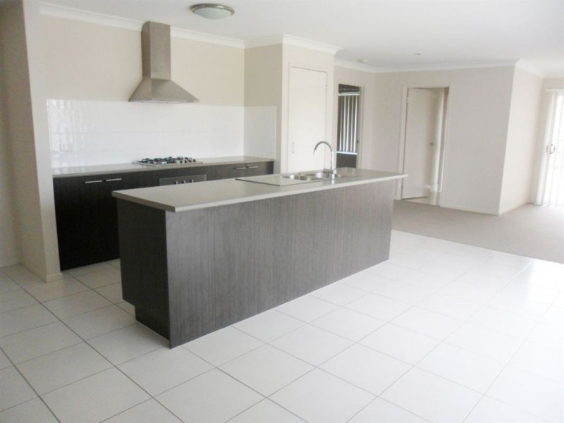 12 Sandpiper Drive, Lowood QLD 4311