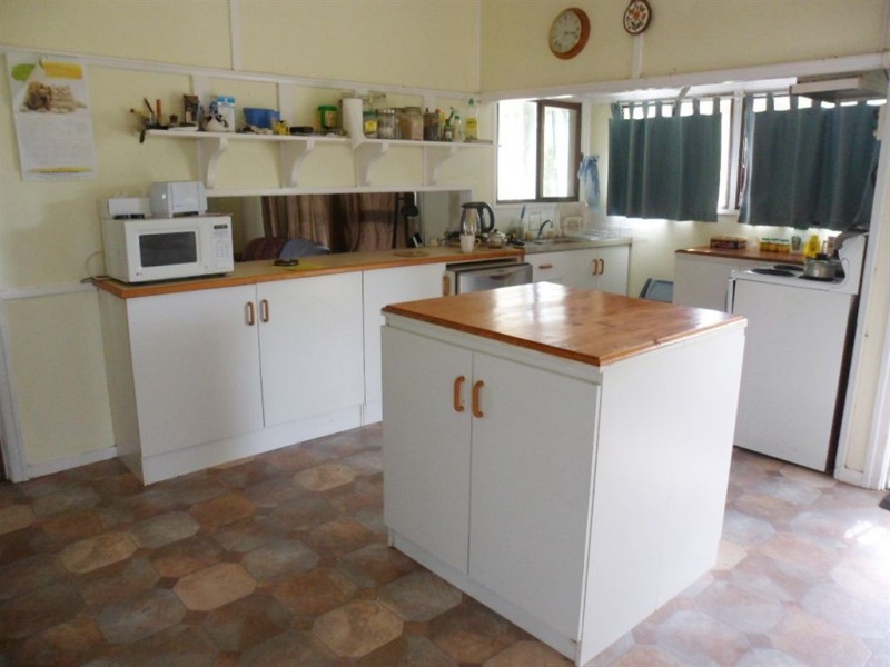 144 Annette Road, Lowood QLD 4311