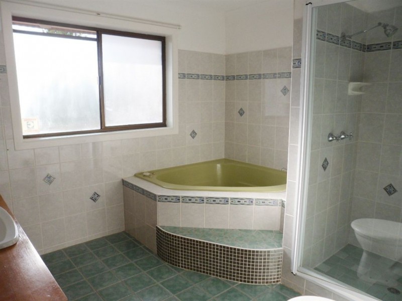 113 Lindemanns Road, Lowood QLD 4311