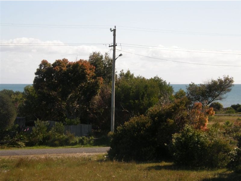 27 Carins Close, Tomahawk TAS 7262
