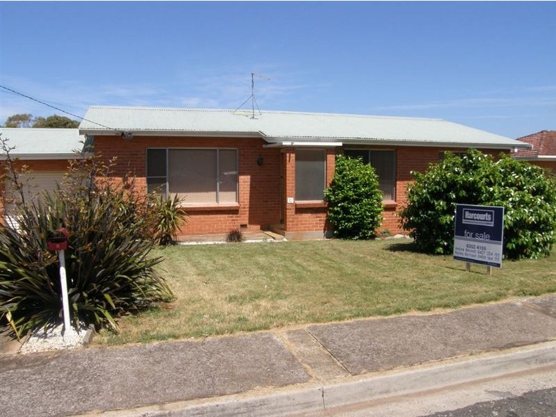 11 McLennan Street, Scottsdale TAS 7260