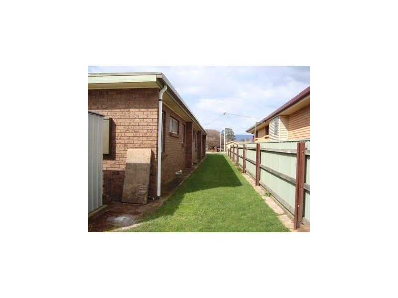 3/2 Copelstone St, Scottsdale TAS 7260