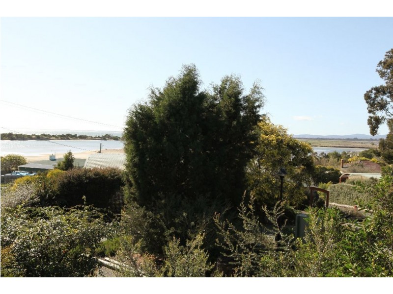 8/35 Main Street, Bridport TAS 7262