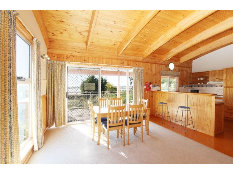 Villa 2/35 Main Street, Bridport TAS 7262