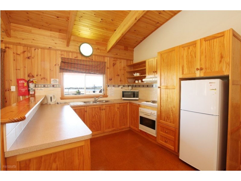 Villa 9/35 Main Street, Bridport TAS 7262