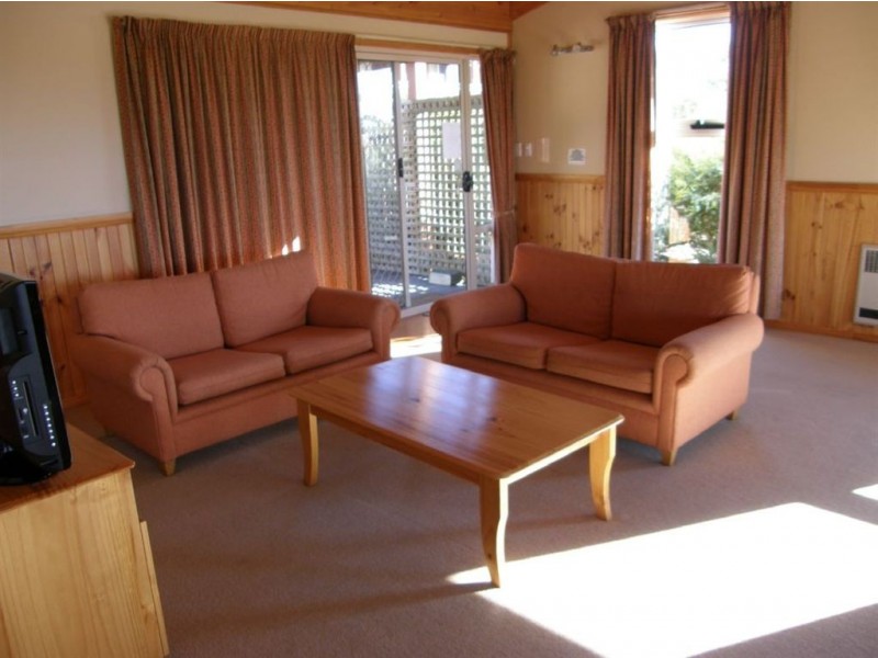 Villa 10/35 Main Street, Bridport TAS 7262