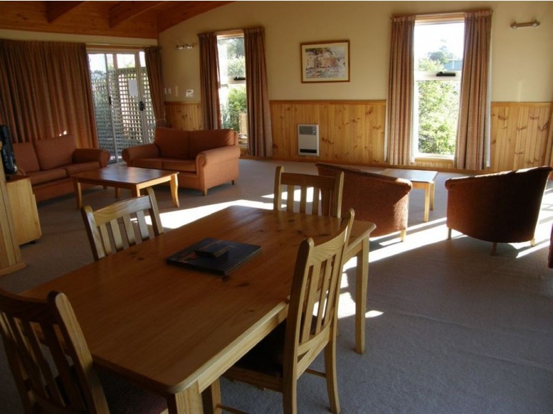 Villa 10/35 Main Street, Bridport TAS 7262