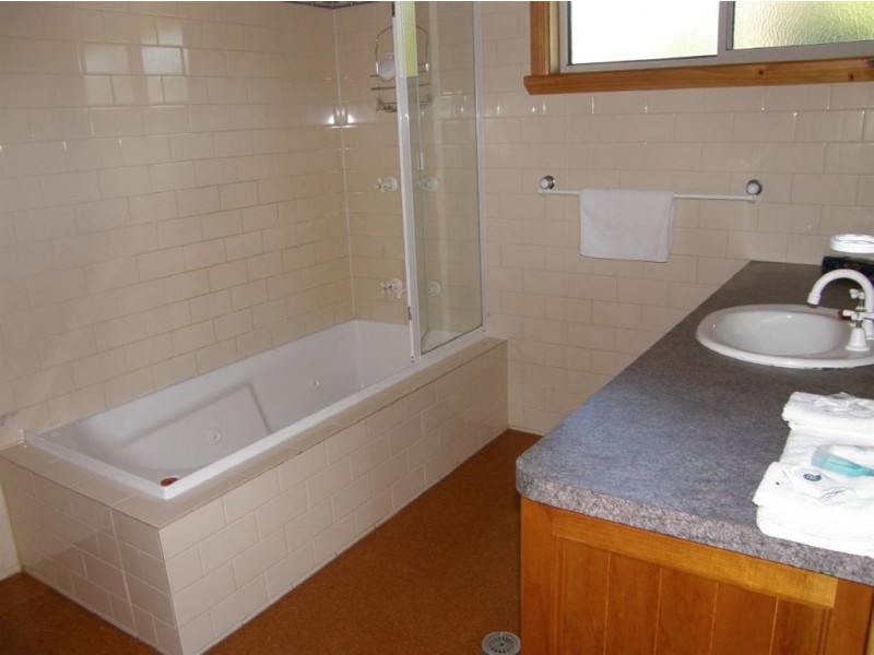 Villa 10/35 Main Street, Bridport TAS 7262