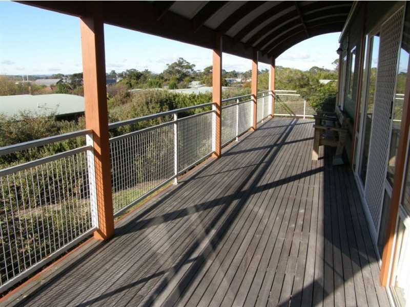 Villa 10/35 Main Street, Bridport TAS 7262