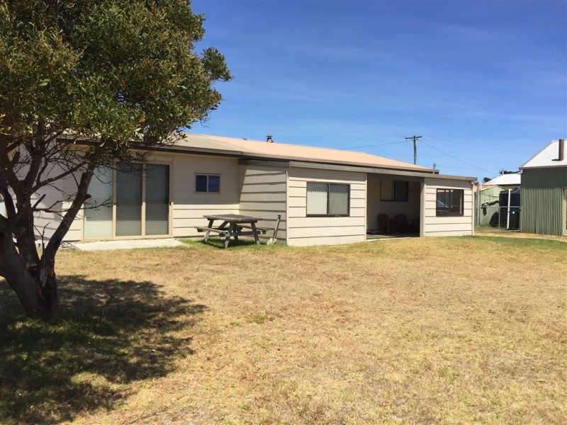 13 Carins Close, Tomahawk TAS 7262
