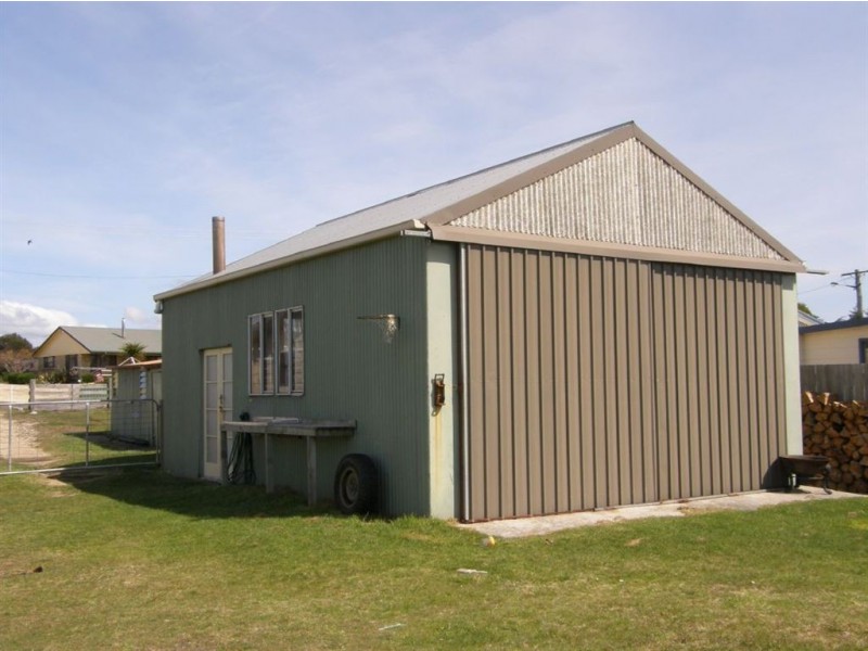 13 Carins Close, Tomahawk TAS 7262