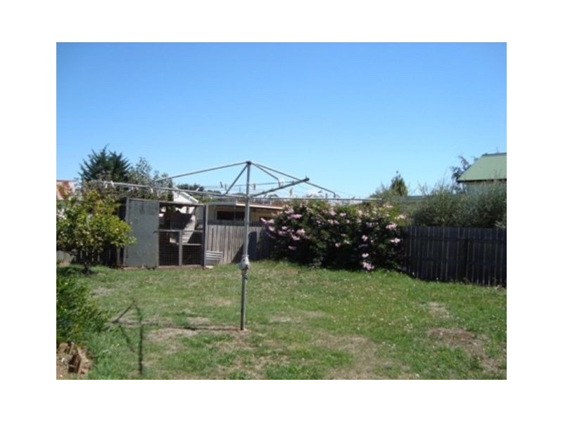 24 Ellenor St, Scottsdale TAS 7260